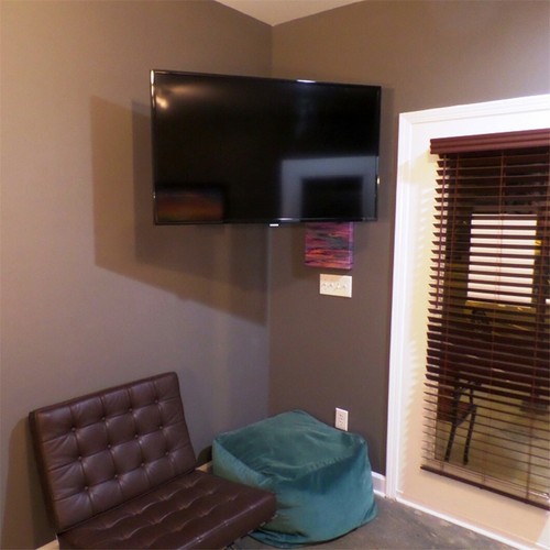 Solid tilting wall - tv,